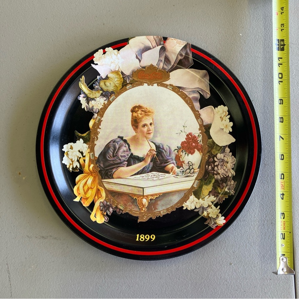 Vintage Coca Cola metal tray 1987